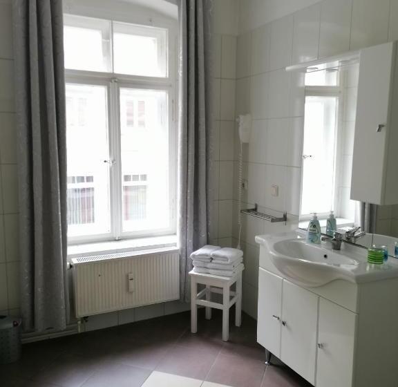 标准间, Pension Gina