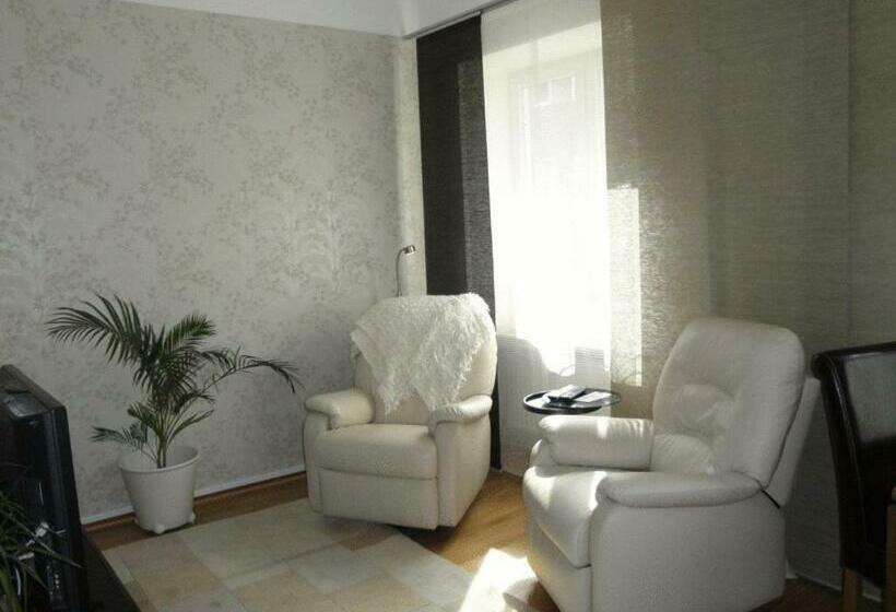 דירת חדר, Stay Apartment