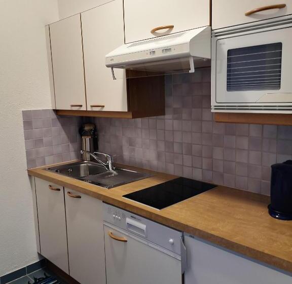 带阳台两卧公寓, Apart Hotel Ideal