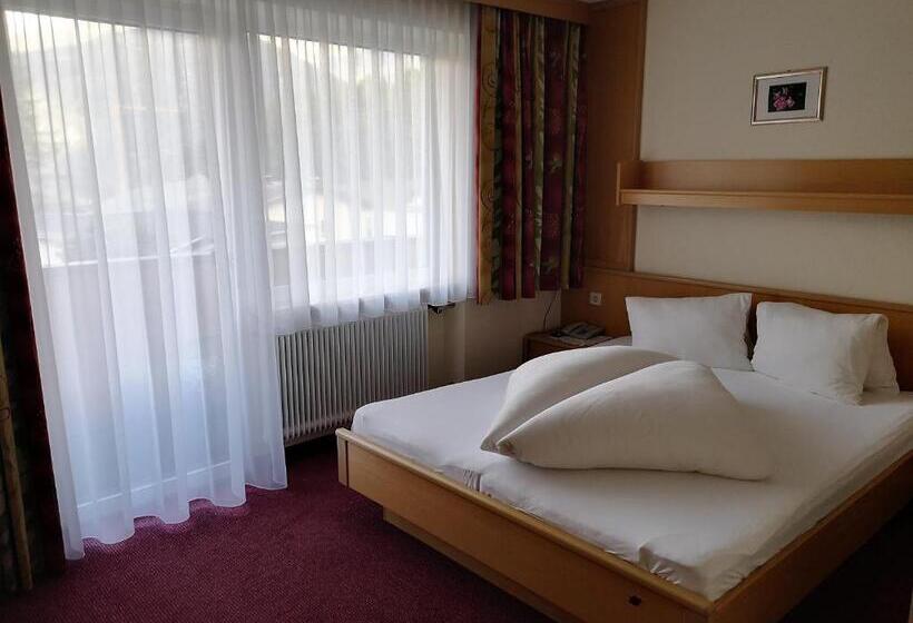 家庭间, Apart Hotel Ideal