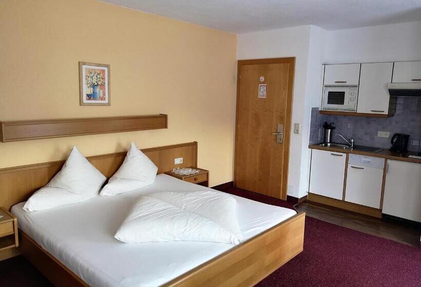 家庭间, Apart Hotel Ideal