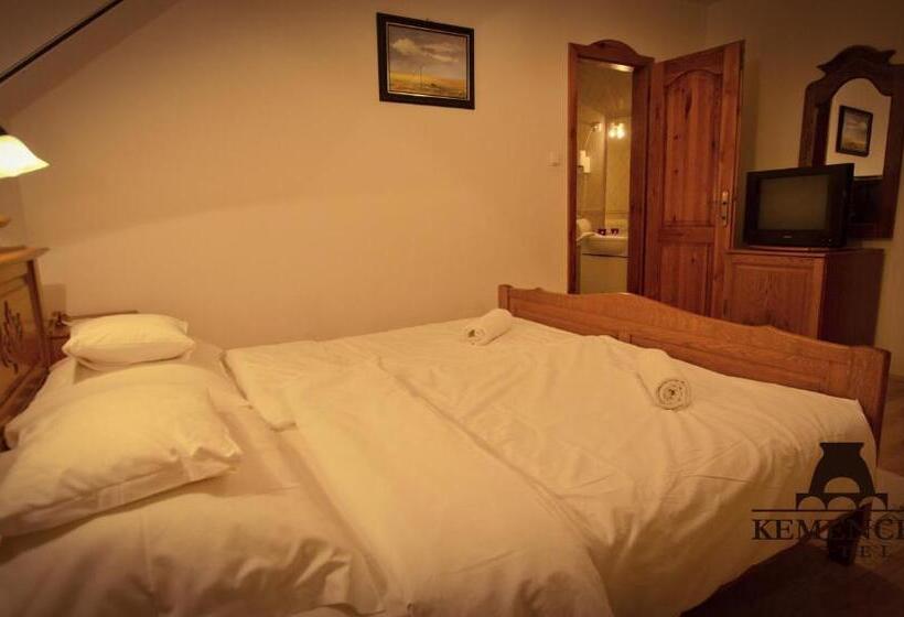 اتاق استاندارد, Kemencés Csárda és Panzió