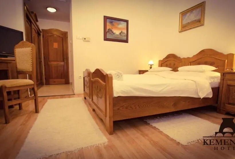 Superior-huone, Kemencés Csárda és Panzió
