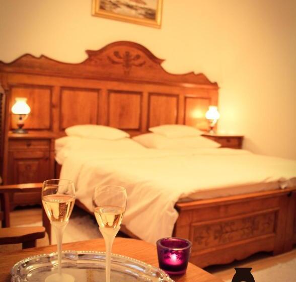 اتاق سوپریور, Kemencés Csárda és Panzió