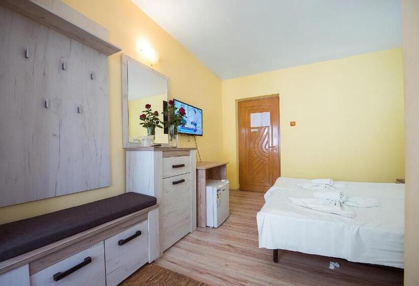 חדר סטנדרט עם מרפסת, Complex Alutus  Camere De Inchiriat