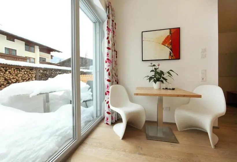 Perhesviitti, Die Dorfvilla   Includes Tauern Spa Kaprun Wellness Access 13 Km Away