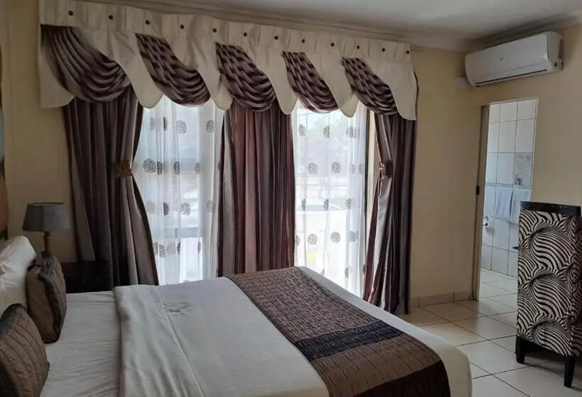 اتاق لوکس با تخت بزرگ, Ecotel Or Tambo Airport