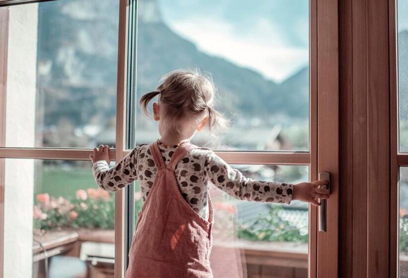 Comfort room with balcony, Gästehaus Bramböck