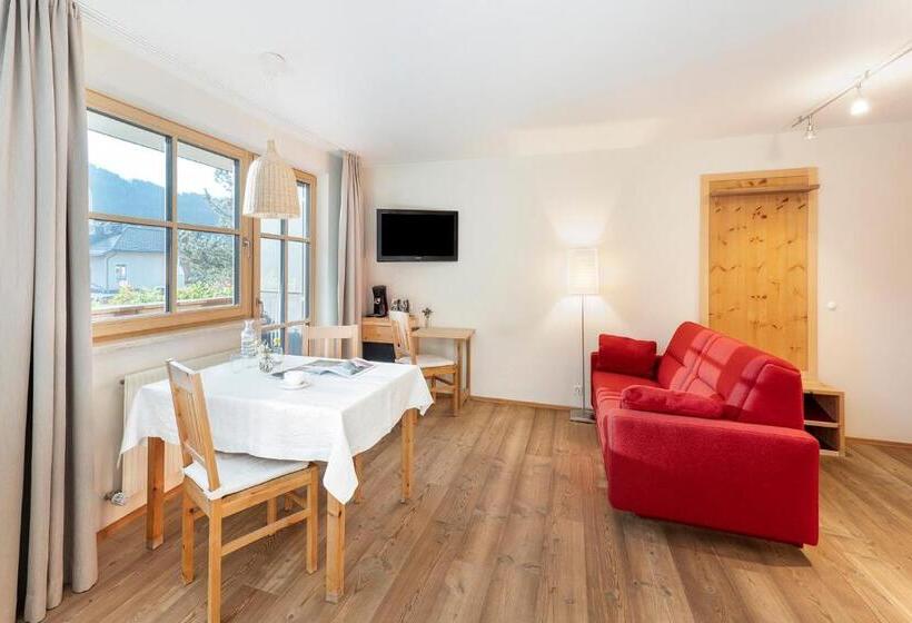 Comfort room with balcony, Gästehaus Bramböck