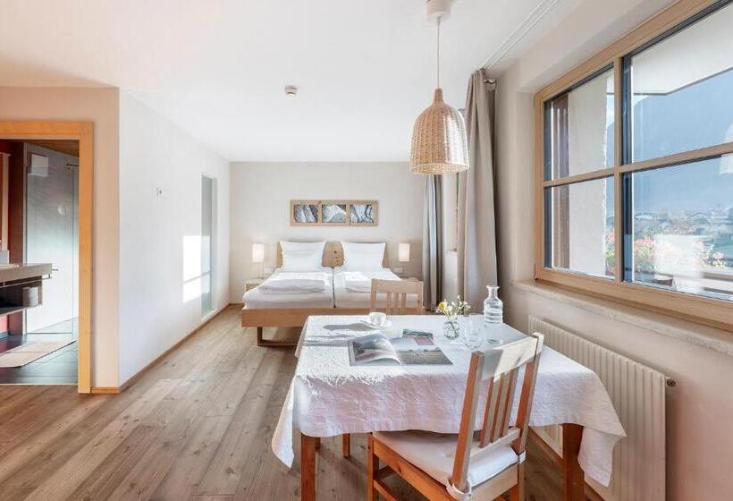 Comfort room with balcony, Gästehaus Bramböck