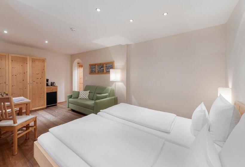 Comfort room with balcony, Gästehaus Bramböck