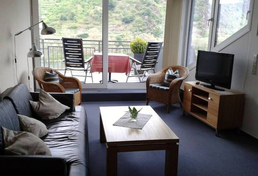 1 Bedroom Apartment River View, Haus Erholung