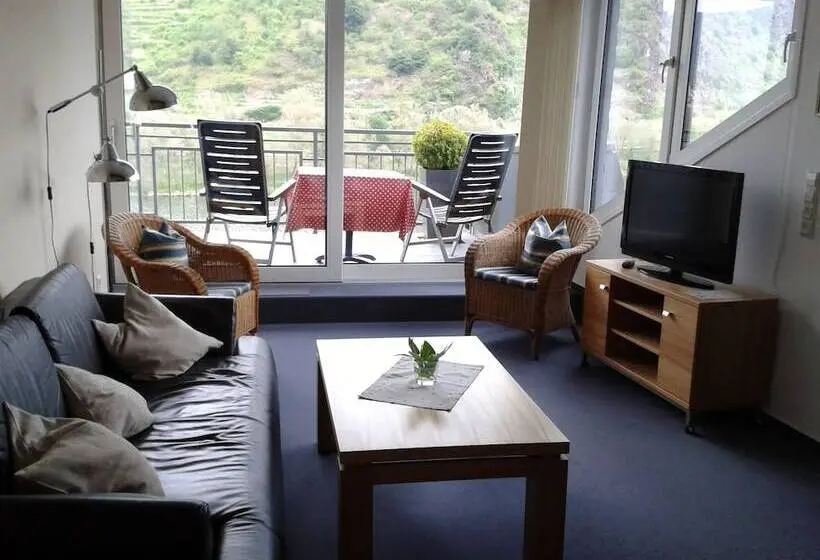 1 Bedroom Apartment River View, Haus Erholung