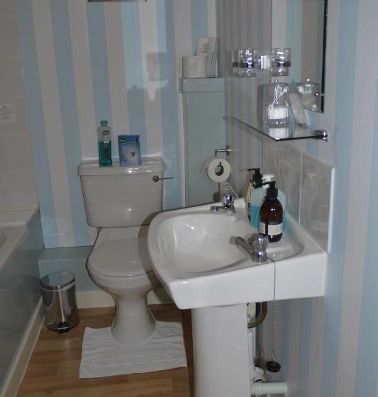 غرفة قياسية, Tigh Na Cheo