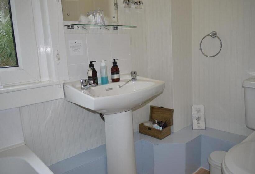 غرفة أساسية, Tigh Na Cheo