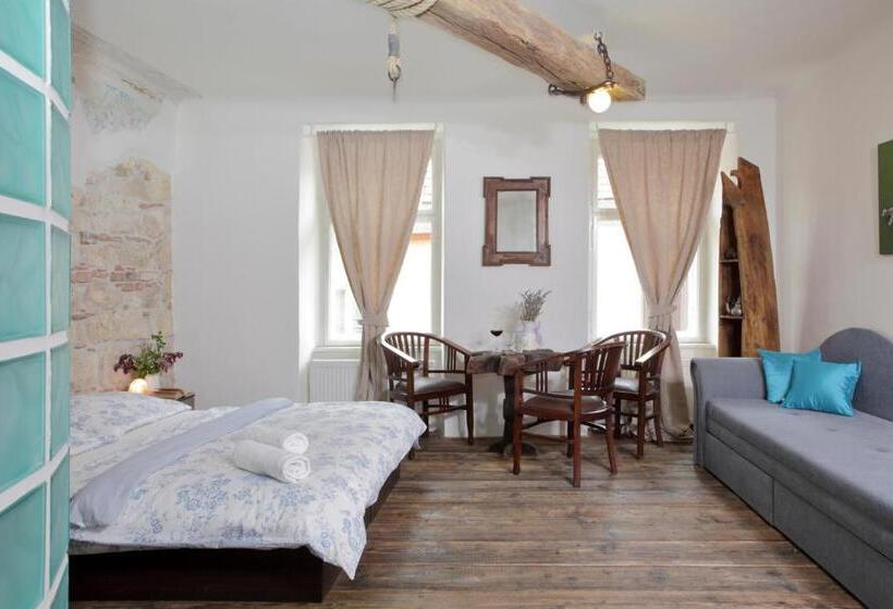 اتاق لوکس سه تخته, Pension Sebastian