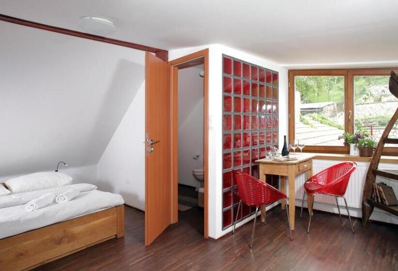 اتاق لوکس سه تخته, Pension Sebastian