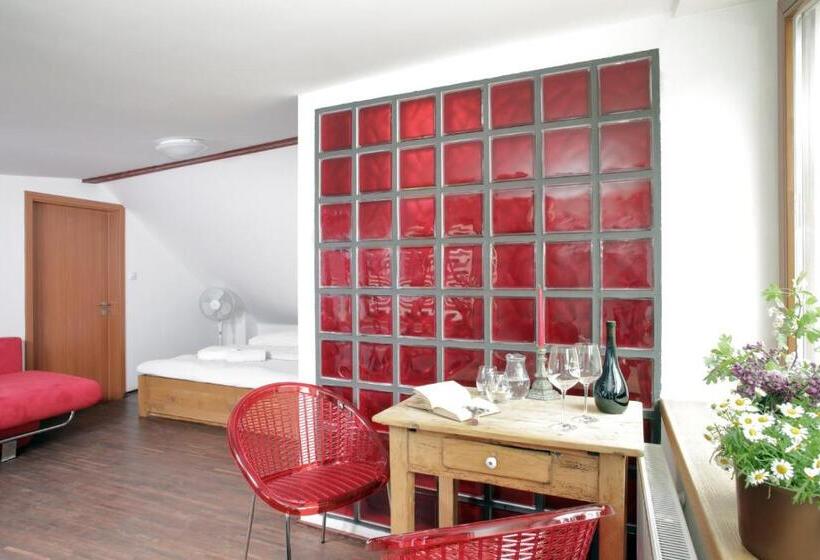 חדר דלוקס לשלושה, Pension Sebastian