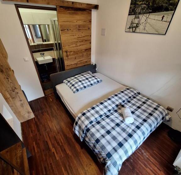 חדר בסיסי, Pension Sebastian