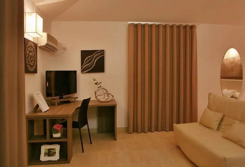 デラックススタジオ, Recostano Residence