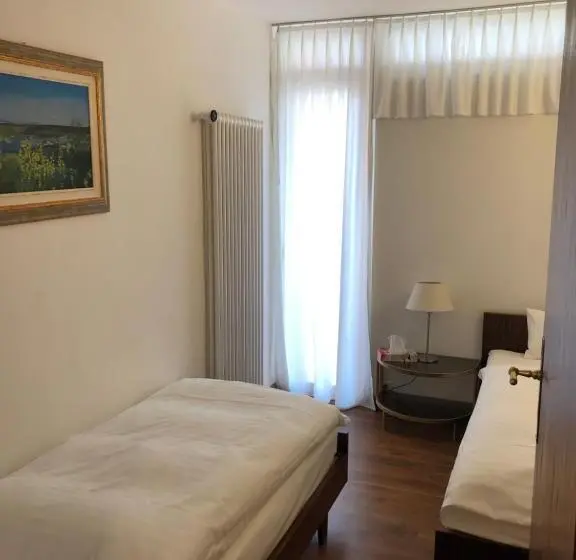 １ベッドルームアパートメント, Ristorante Stazione
