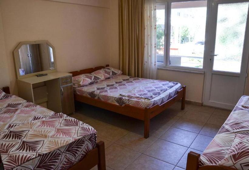 Pokój Czteroosobowy Standard, Berk Apart