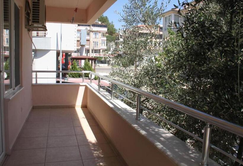 Studio Standard, Berk Apart