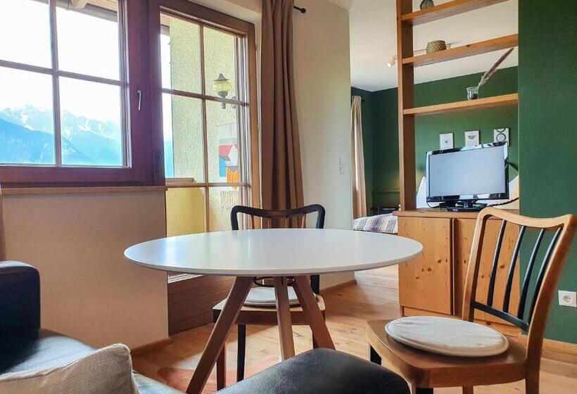 标准工作室, Gruberwirt Apartments