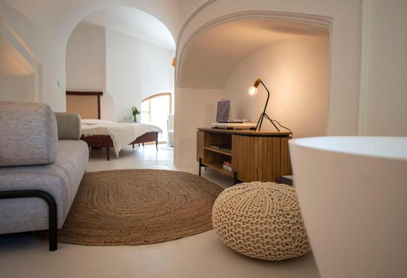 חדר סטודיו סטנדרד, Kaple Svaté Markéty