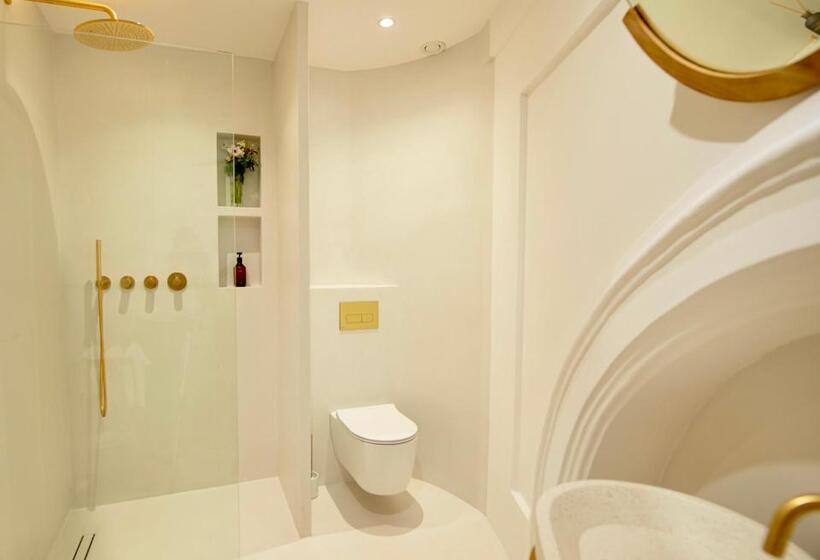 חדר סטודיו סטנדרד, Kaple Svaté Markéty