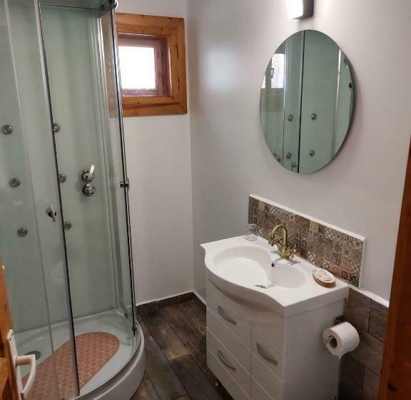 Номер Стандарт, Pensiunea La Cristina