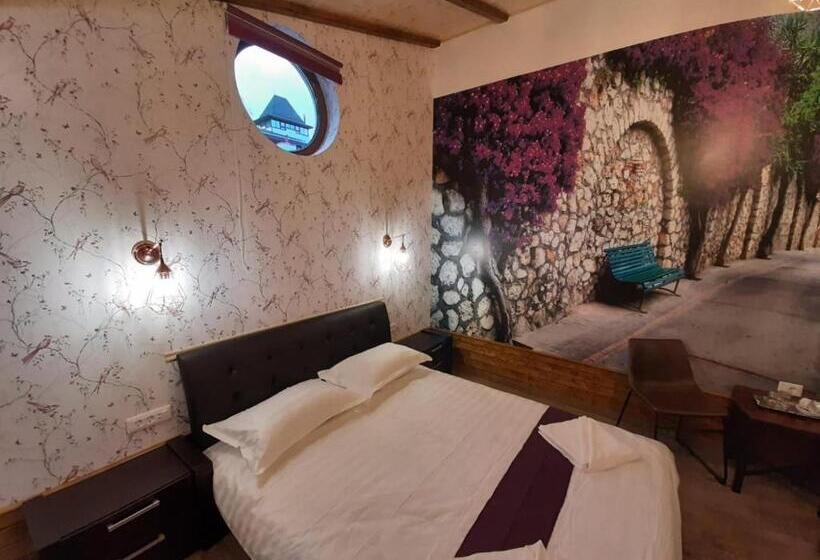 Номер Deluxe, Pensiunea La Cristina