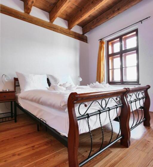 سوییت, Royal Pension