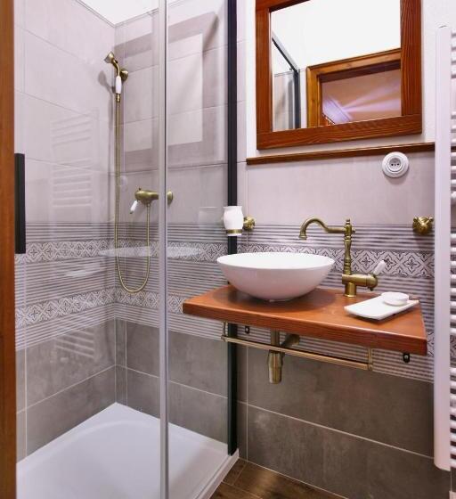 اتاق استاندارد, Royal Pension