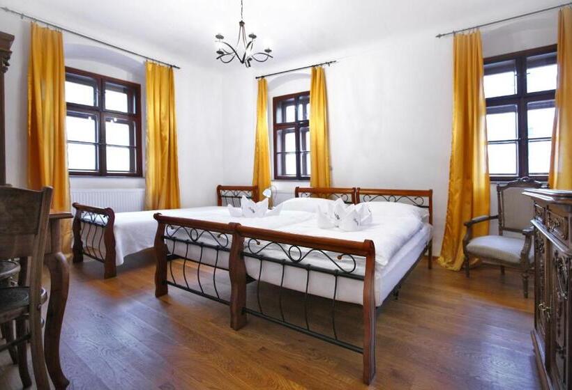 اتاق استاندارد سه نفره, Royal Pension