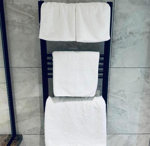 جناح سوبيريور, The Star Inn 1744