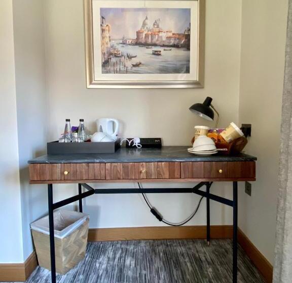 جناح سوبيريور, The Star Inn 1744