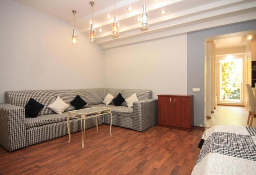 استودیوی استاندارد, Apart Hotel On Preobrajenskaya 24