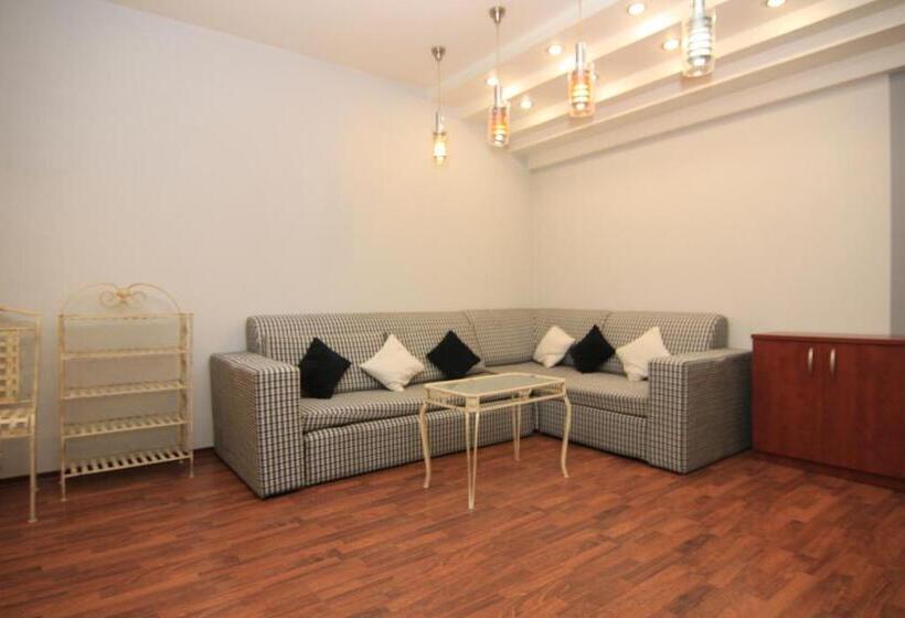 استودیوی استاندارد, Apart Hotel On Preobrajenskaya 24