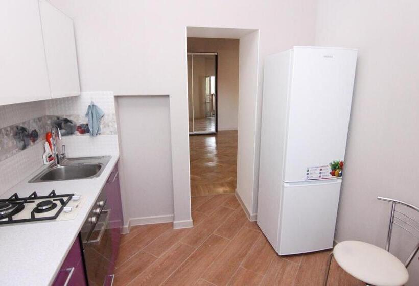 سوییت خانوادگی, Apart Hotel On Preobrajenskaya 24