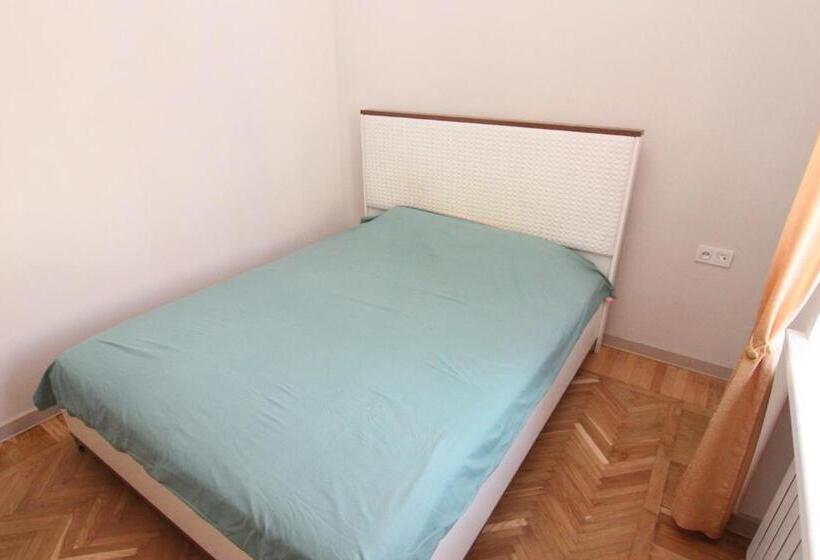 سوییت خانوادگی, Apart Hotel On Preobrajenskaya 24