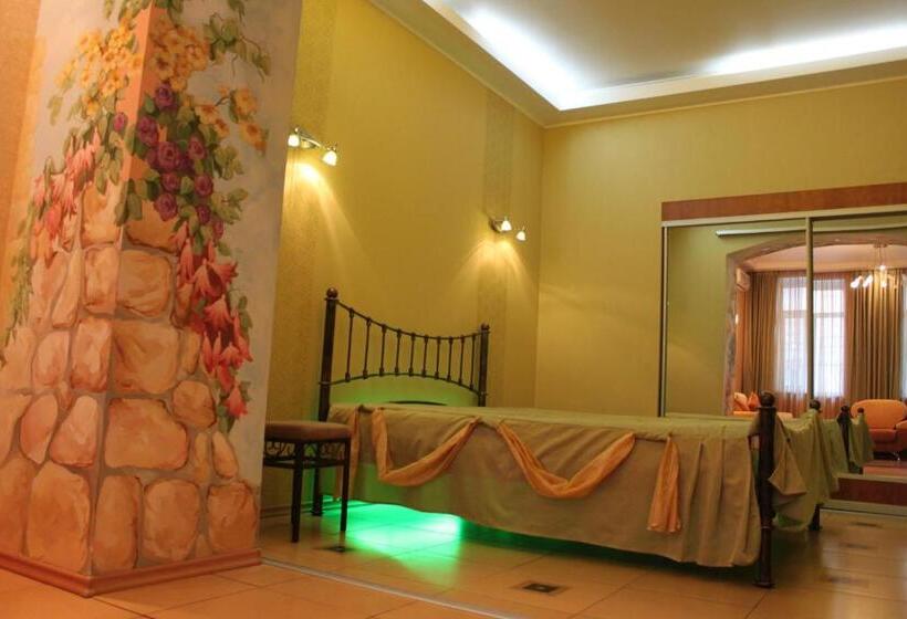 اتاق لوکس چهار تخته, Apart Hotel On Preobrajenskaya 24
