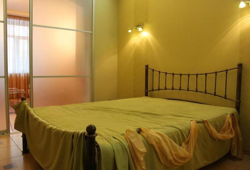 اتاق لوکس چهار تخته, Apart Hotel On Preobrajenskaya 24