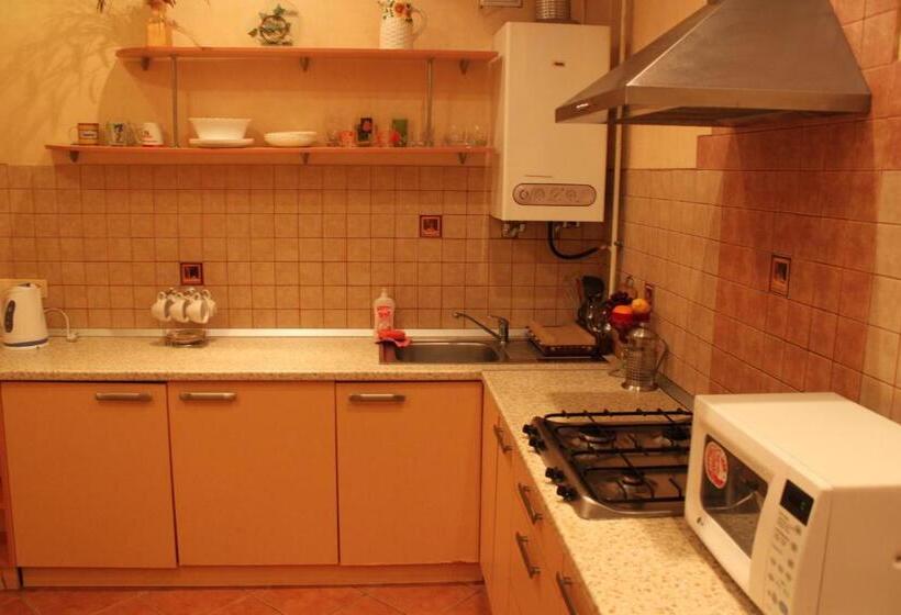 اتاق لوکس چهار تخته, Apart Hotel On Preobrajenskaya 24