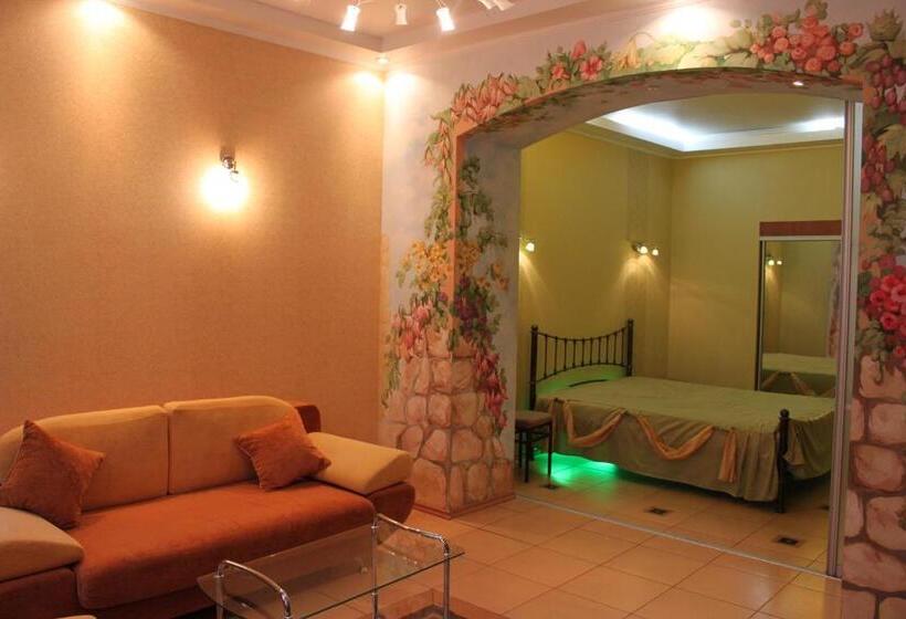 اتاق لوکس چهار تخته, Apart Hotel On Preobrajenskaya 24