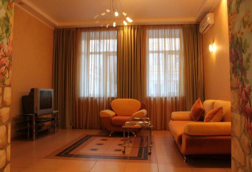 اتاق لوکس چهار تخته, Apart Hotel On Preobrajenskaya 24