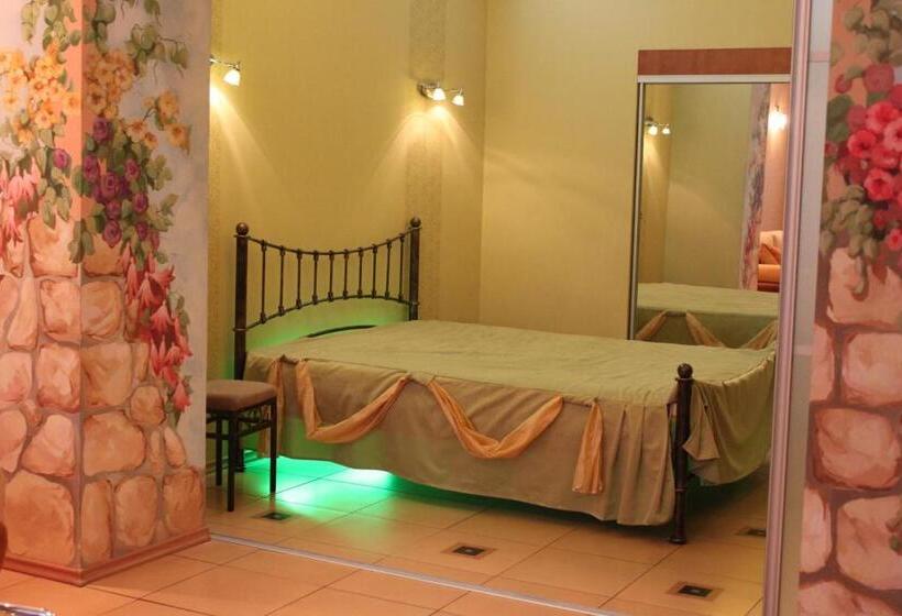 اتاق لوکس چهار تخته, Apart Hotel On Preobrajenskaya 24