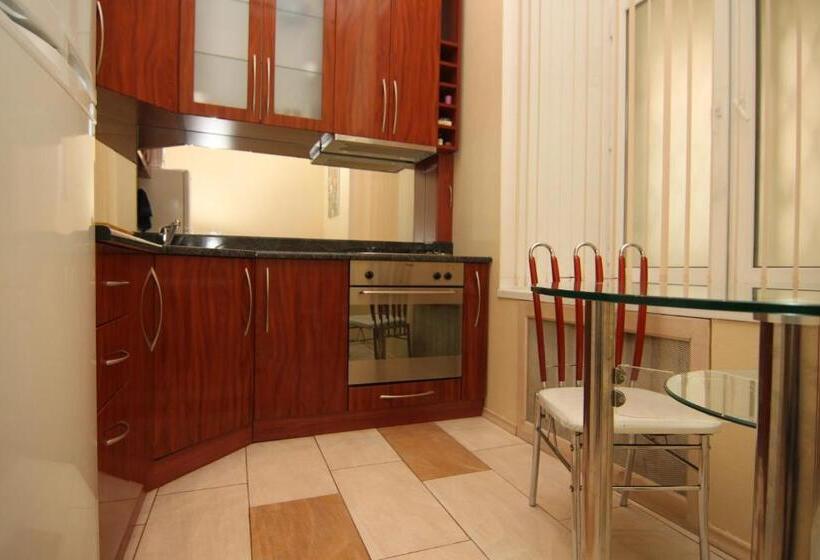 اتاق خانوادگی با چشمانداز دریا, Apart Hotel On Preobrajenskaya 24