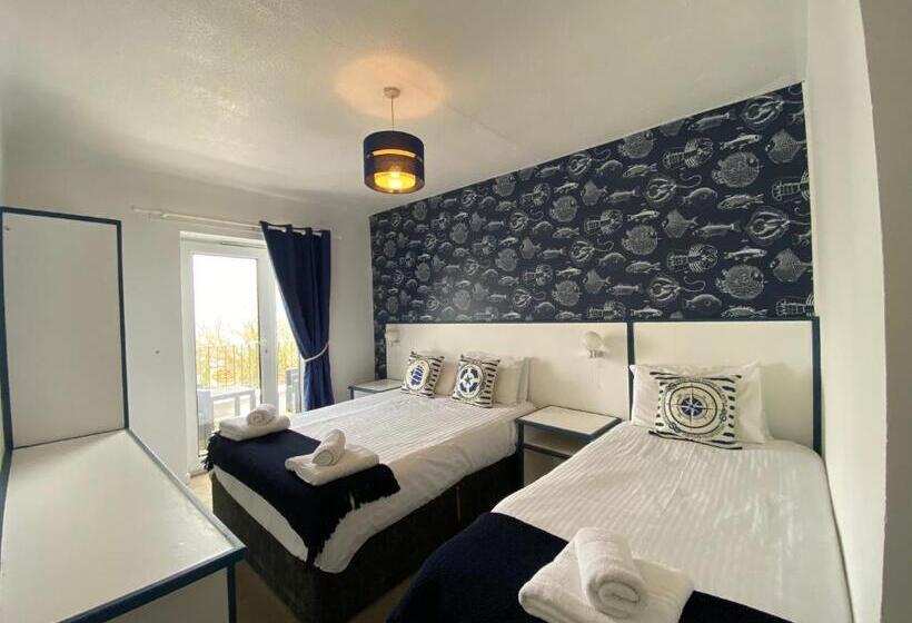 家庭间, The Harbour Bar & Bistro