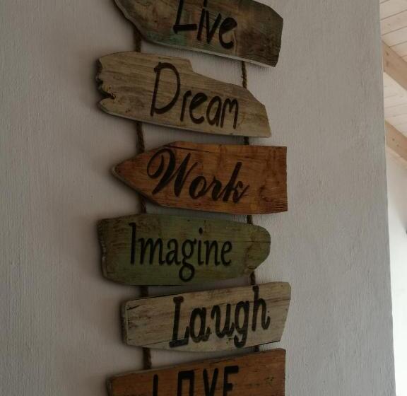 침실 2개 주택, Amor De Crianca